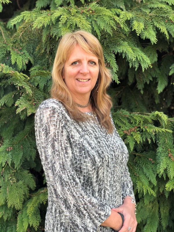 Commission - CEDA-UK - Jayne Hornsby // j_hornsby.jpg (195 K)