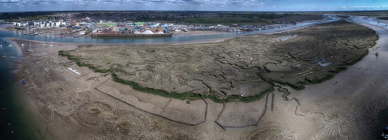 case study brightlingsea dredging aerial // cs_brightlingsea-dredging-aerial.jpg (87 K)
