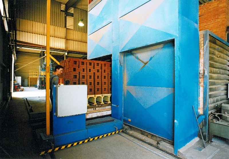 case study dredged material kiln car hzg brick // cs_dredged-material-kiln-car-hzg-brick.jpg (462 K)