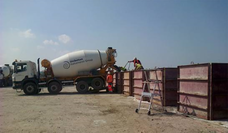 case study dredge sediments jetties concrete blocks // cs_dredge-sediments-jetties-concrete-blocks.png (356 K)