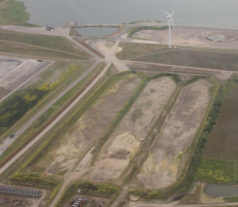 case study slufter sand separation aerial view // cs_slufter-sand-separation-aerial-view.jpg (162 K)