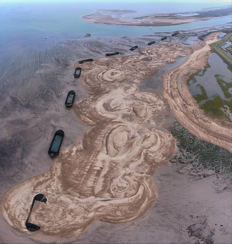 R5B_2021_GB1horsey // fig2r5c_2021_gb.jpg (191 K)