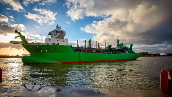 29.08.2024 // royal-ihc-launches-demes-lngpowered-tshd-scheldt-river1.jpg (47 K)